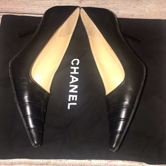 Chanel Black classic pumps Size 39 - Picture 4 of 10